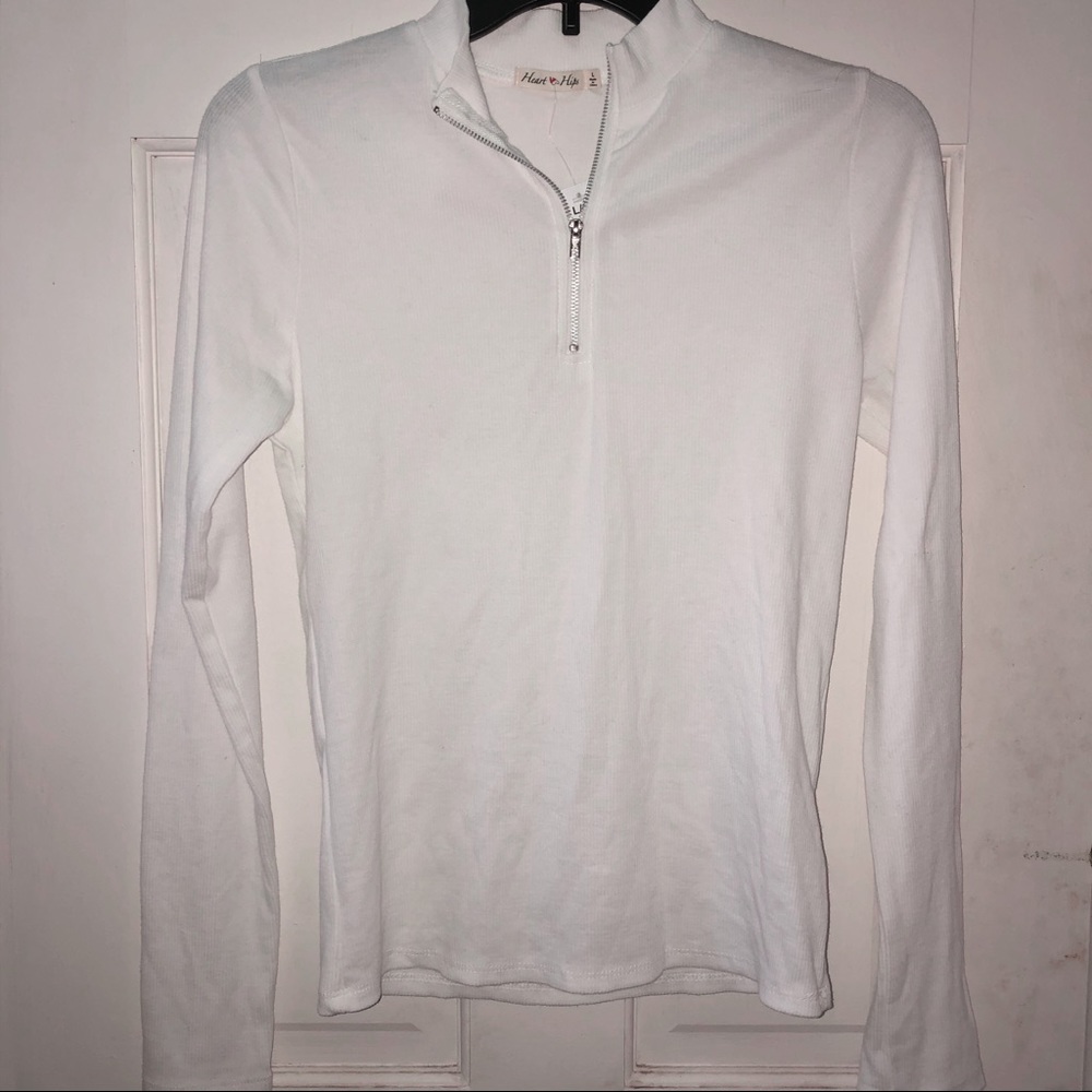 White Zipper Long Sleeve 🤍🌷